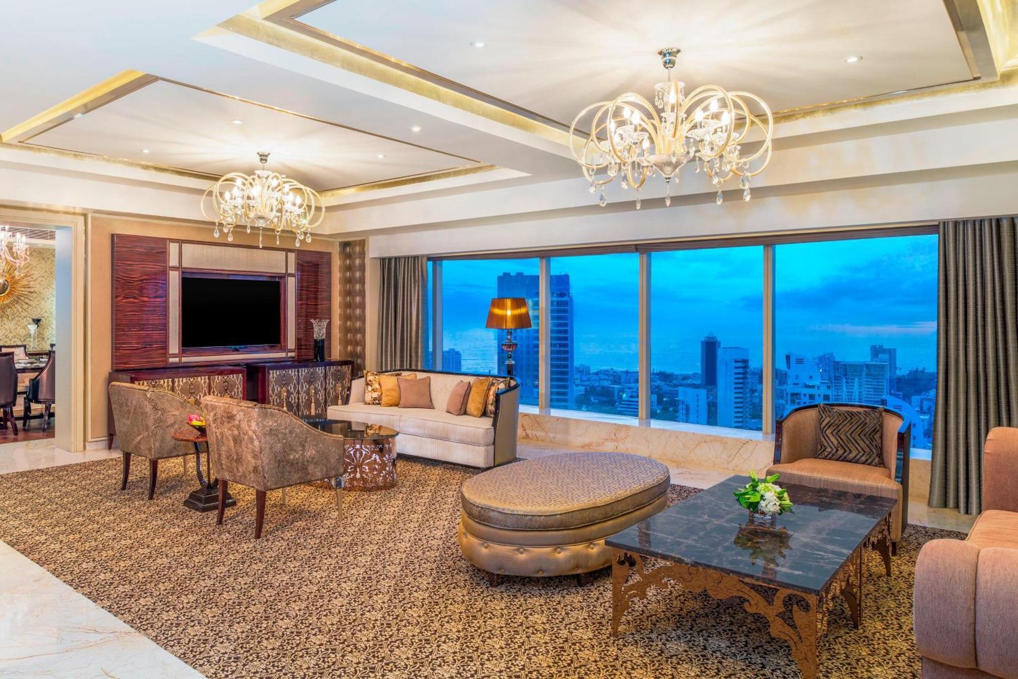 Hotel The St. Regis Bombaj Exteriér fotografie A suite at the Shangri-La Kuala Lumpur